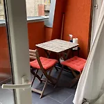 Trendy Apartment In The Heart Of The City With Balcony