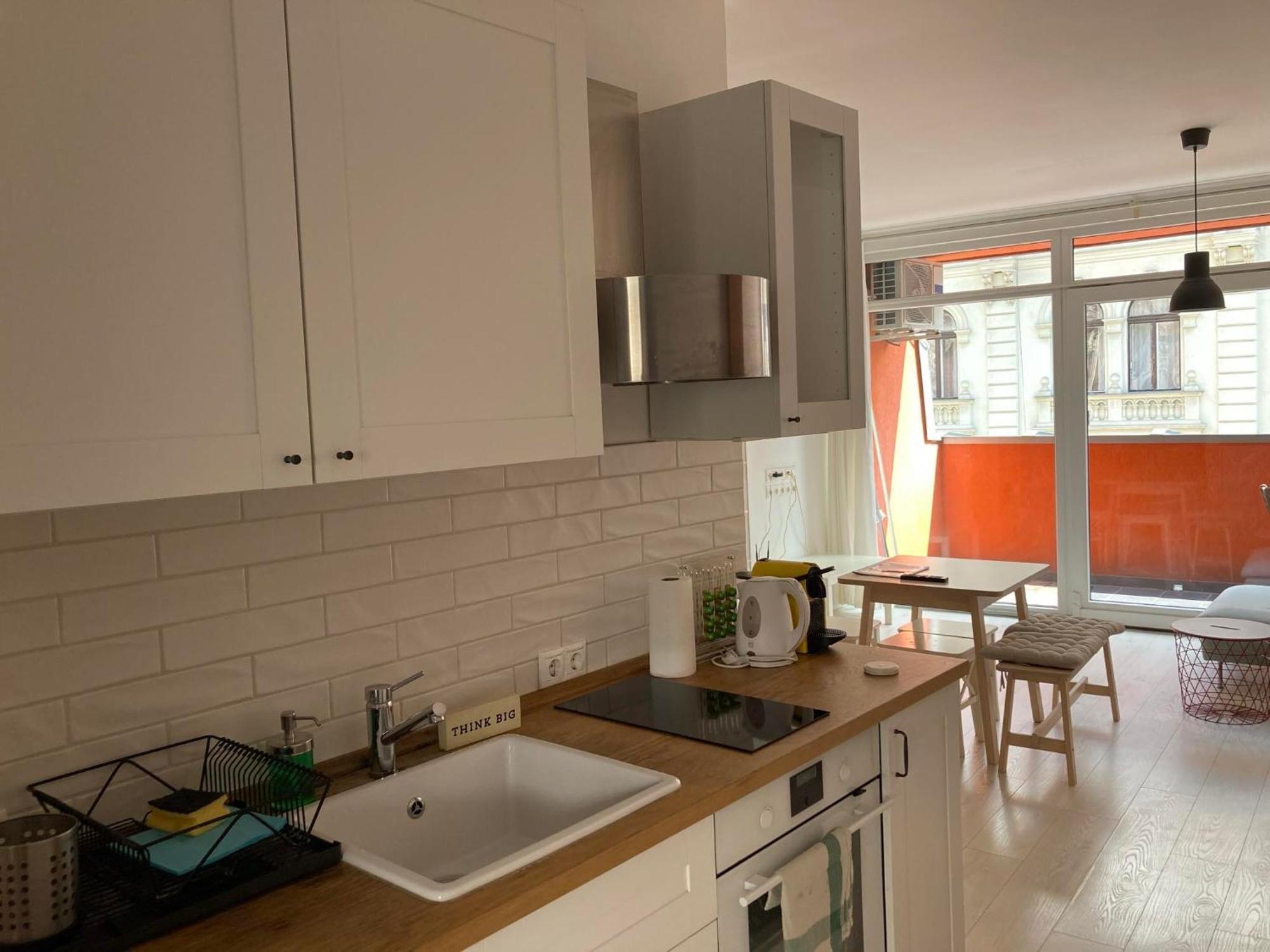 Trendy In The Heart Of The With Balcony Apartment *