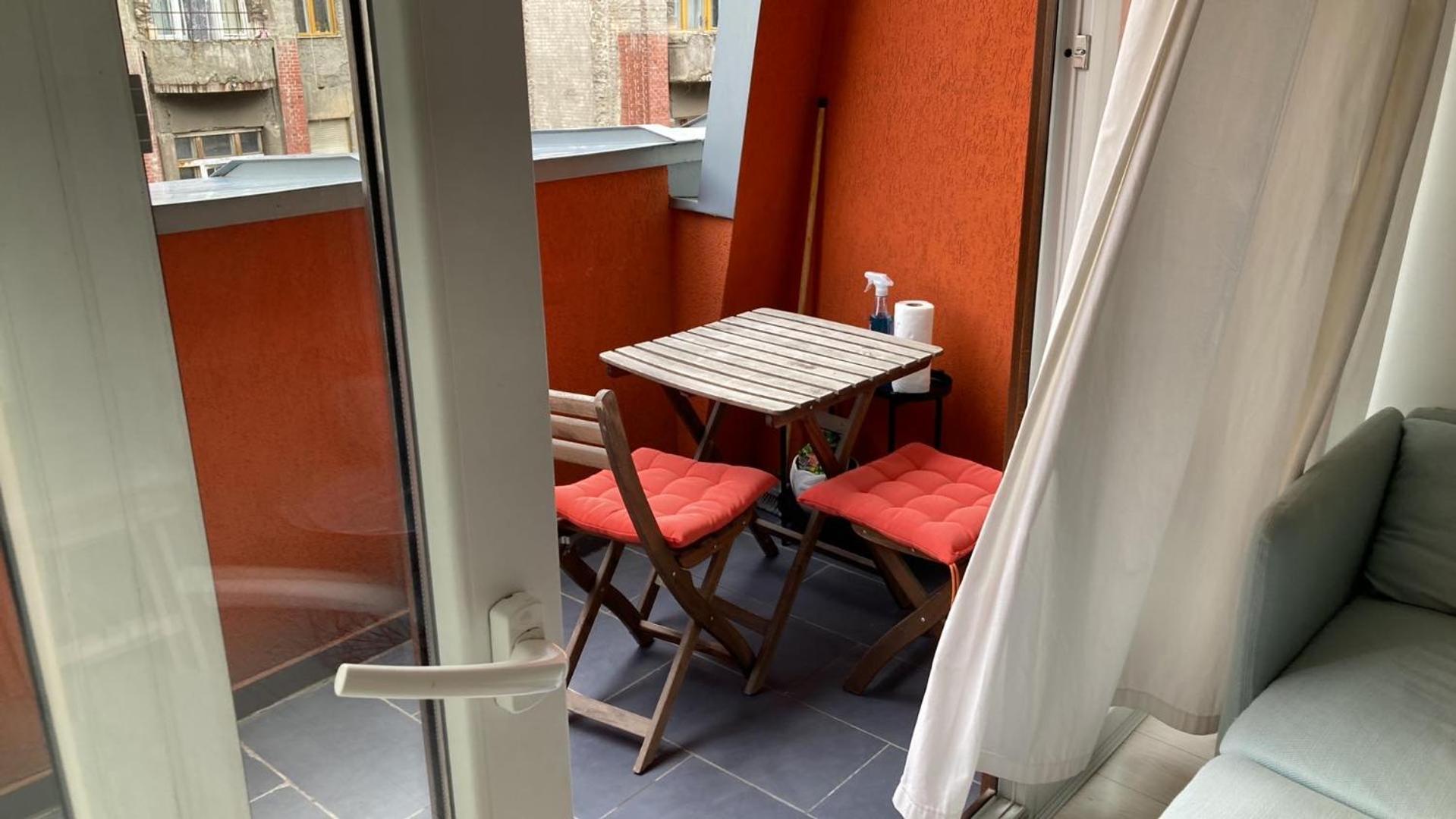 Trendy In The Heart Of The With Balcony Lejlighed