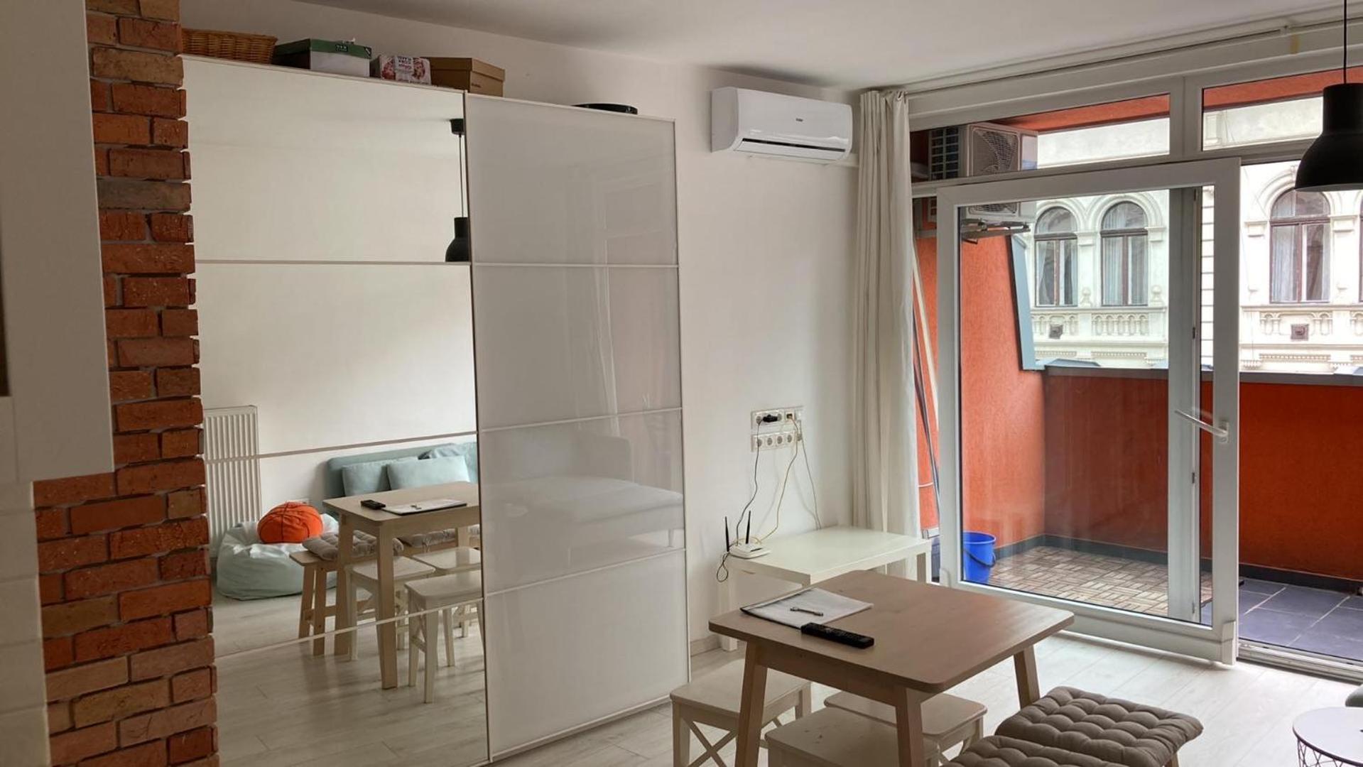Trendy In The Heart Of The With Balcony Apartment *